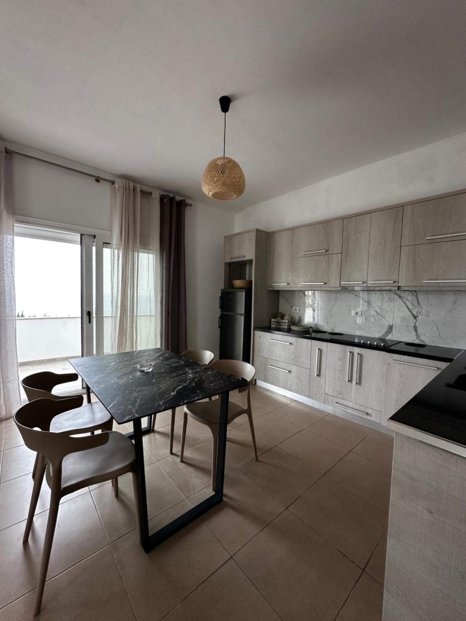Dora'S Apartment Dhërmi Esterno foto